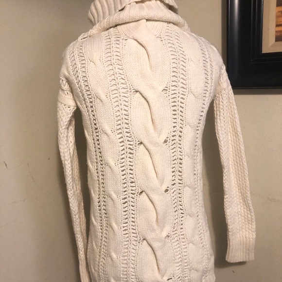 Beautiful cream Theory turtle neck sweater. - Picture 5 of 6